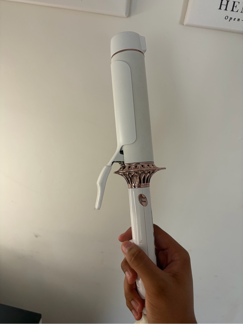 T3 White and Rose Gold Curling Wand